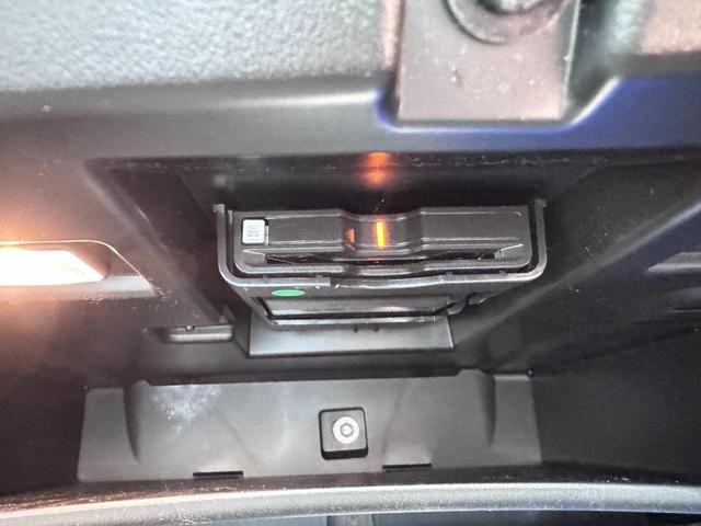 ＸＣ６０ Ｂ５　ＡＷＤ　インスクリプション　電動パノラマサンルーフ　ｈａｒｍａｎ／ｋａｒｄｏｎプレミアムサウンド　純正ＨＤＤナビ　地デジＴＶ　シート＆ステアリングヒーター　ベンチレーション　マッサージ機能　パワーシート　パワーテールゲート（55枚目）