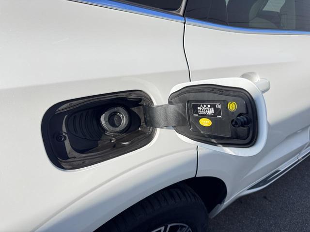ＸＣ６０ Ｂ５　ＡＷＤ　インスクリプション　電動パノラマサンルーフ　ｈａｒｍａｎ／ｋａｒｄｏｎプレミアムサウンド　純正ＨＤＤナビ　地デジＴＶ　シート＆ステアリングヒーター　ベンチレーション　マッサージ機能　パワーシート　パワーテールゲート（56枚目）