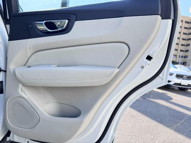 ＸＣ６０ Ｂ５　ＡＷＤ　インスクリプション　電動パノラマサンルーフ　ｈａｒｍａｎ／ｋａｒｄｏｎプレミアムサウンド　純正ＨＤＤナビ　地デジＴＶ　シート＆ステアリングヒーター　ベンチレーション　マッサージ機能　パワーシート　パワーテールゲート（60枚目）