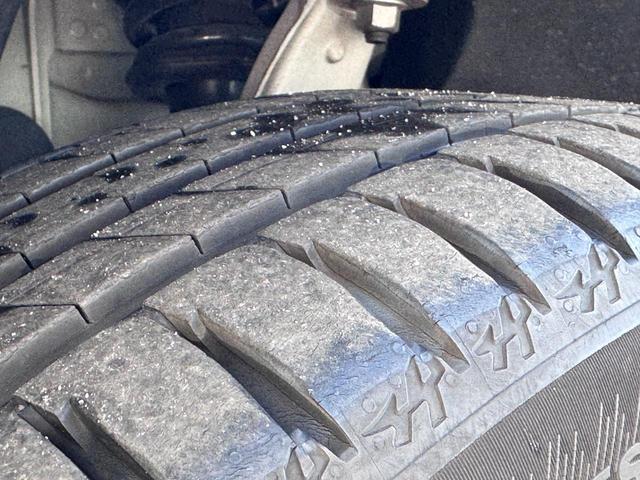 ＸＣ６０ Ｂ５　ＡＷＤ　インスクリプション　電動パノラマサンルーフ　ｈａｒｍａｎ／ｋａｒｄｏｎプレミアムサウンド　純正ＨＤＤナビ　地デジＴＶ　シート＆ステアリングヒーター　ベンチレーション　マッサージ機能　パワーシート　パワーテールゲート（62枚目）