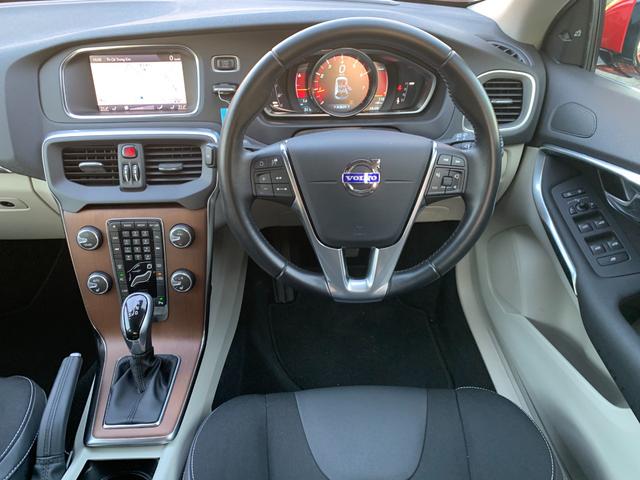 V40 T4 SE 運転席パワーシート 純正ナビ ETC ブル-トゥ-ス機能(2枚目)