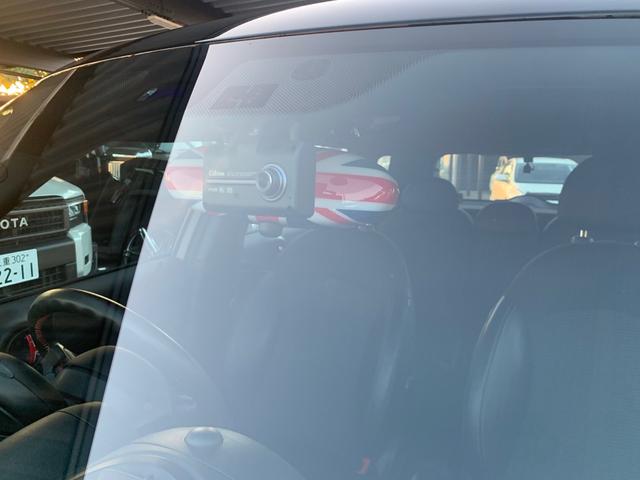 MINI クーパーSD クロスオーバー JCWチリパッケ-ジ JCWエアロ 18インチAW JCWステアリング JCWエントランスモール ETC キーレス ディ-ゼル車(18枚目)