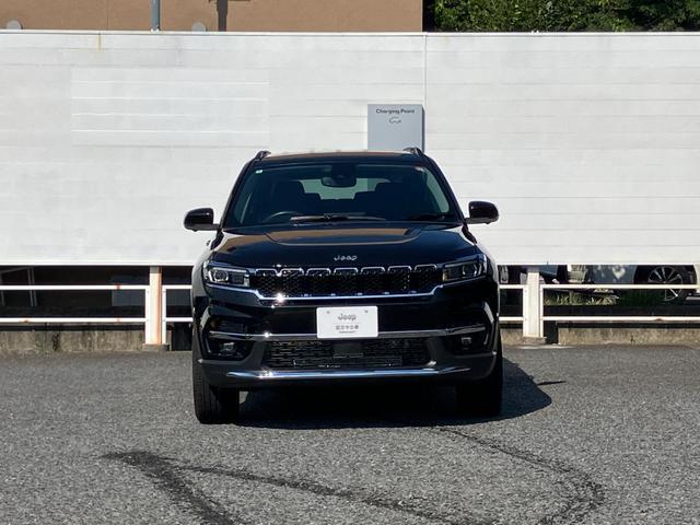 ジープ・コマンダー リミテッド　認定中古車保証　整備付　純正ナビゲーションシステム　ＡｐｐｌｅＣａｒｐｌａｙ　バックカメラ　アラウンドビューモニター　シートヒーター　ステアリングヒーター　シートメモリー　パワーリフトゲート（6枚目）