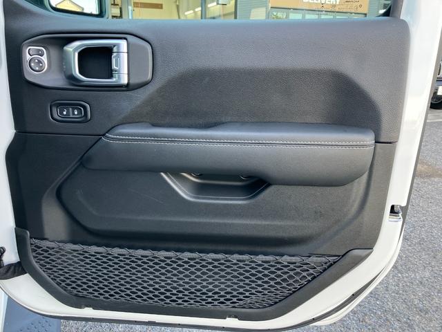 運転席ドア内張