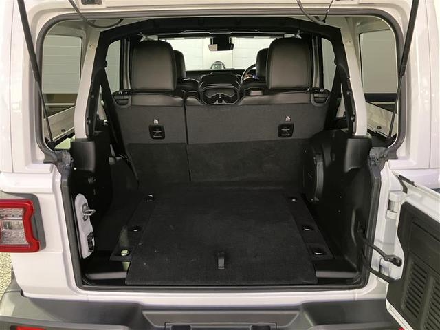 開口部の広いラゲッジルーム