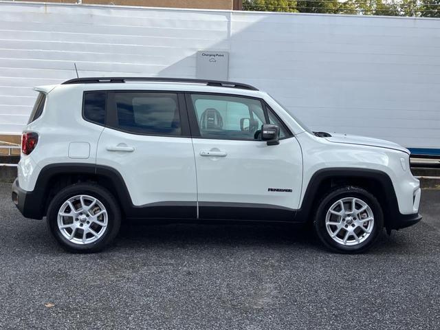 ジープ・レネゲード４ｘｅ リミテッド　４ｘｅ　認定中古車保証　整備付き　純正ナビ　ＬＥＤヘッドライト　純正アルミホイール　バックカメラ　ＰＨＥＶ　充電ケーブル付（6枚目）