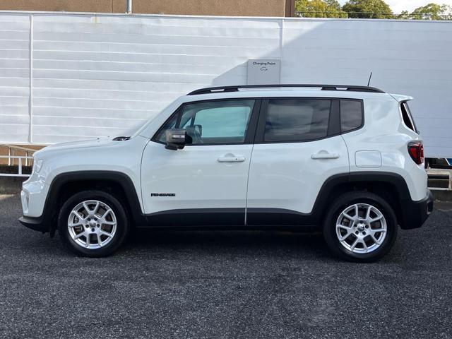 ジープ・レネゲード４ｘｅ リミテッド　４ｘｅ　認定中古車保証　整備付き　純正ナビ　ＬＥＤヘッドライト　純正アルミホイール　バックカメラ　ＰＨＥＶ　充電ケーブル付（9枚目）