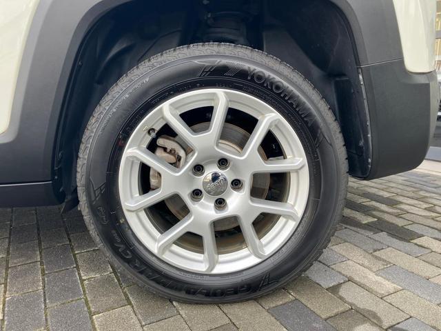 ジープ・レネゲード４ｘｅ リミテッド　４ｘｅ　認定中古車保証　整備付き　純正ナビ　ＬＥＤヘッドライト　純正アルミホイール　バックカメラ　ＰＨＥＶ　充電ケーブル付（12枚目）