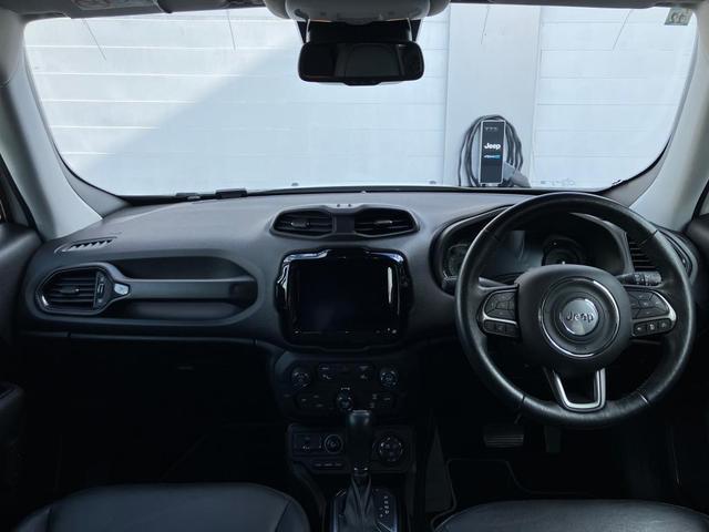 ジープ・レネゲード４ｘｅ リミテッド　４ｘｅ　認定中古車保証　整備付き　純正ナビ　ＬＥＤヘッドライト　純正アルミホイール　バックカメラ　ＰＨＥＶ　充電ケーブル付（14枚目）