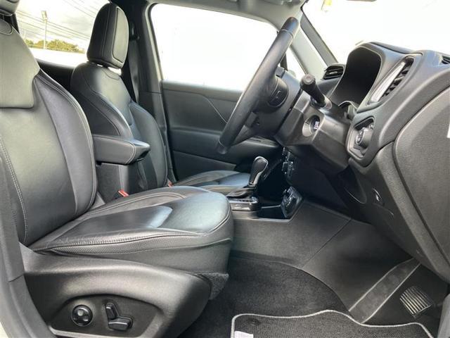 ジープ・レネゲード４ｘｅ リミテッド　４ｘｅ　認定中古車保証　整備付き　純正ナビ　ＬＥＤヘッドライト　純正アルミホイール　バックカメラ　ＰＨＥＶ　充電ケーブル付（16枚目）
