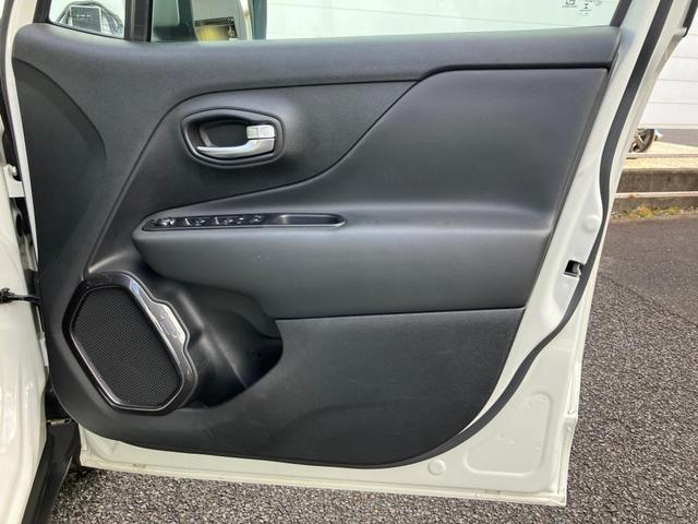 ジープ・レネゲード４ｘｅ リミテッド　４ｘｅ　認定中古車保証　整備付き　純正ナビ　ＬＥＤヘッドライト　純正アルミホイール　バックカメラ　ＰＨＥＶ　充電ケーブル付（17枚目）