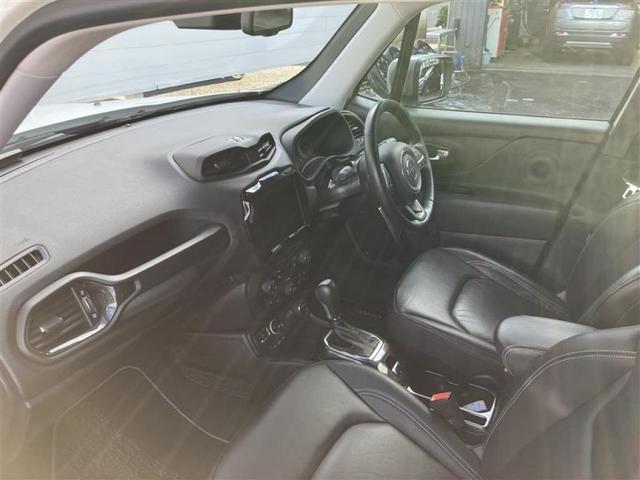 ジープ・レネゲード４ｘｅ リミテッド　４ｘｅ　認定中古車保証　整備付き　純正ナビ　ＬＥＤヘッドライト　純正アルミホイール　バックカメラ　ＰＨＥＶ　充電ケーブル付（21枚目）