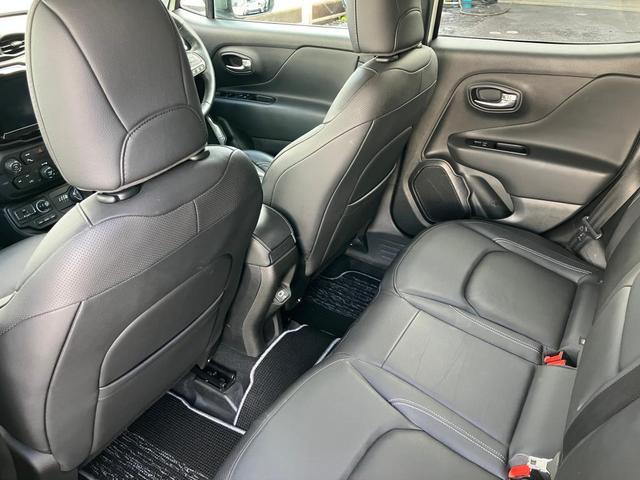ジープ・レネゲード４ｘｅ リミテッド　４ｘｅ　認定中古車保証　整備付き　純正ナビ　ＬＥＤヘッドライト　純正アルミホイール　バックカメラ　ＰＨＥＶ　充電ケーブル付（24枚目）