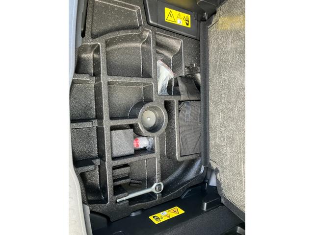 ジープ・レネゲード４ｘｅ リミテッド　４ｘｅ　認定中古車保証　整備付き　純正ナビ　ＬＥＤヘッドライト　純正アルミホイール　バックカメラ　ＰＨＥＶ　充電ケーブル付（29枚目）