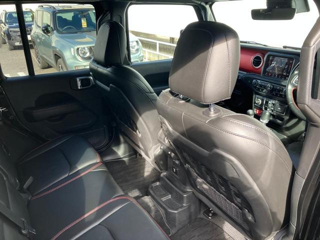 �^�]�Ȕw�ʂɂȂ�܂��B�ǍD�ȏ�Ԃł��B