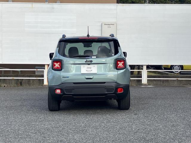 ジープ・レネゲード４ｘｅ アップランド　４ｘｅ　認定中古車保証　整備付　ＰＨＥＶモデル　特別仕様車　特別カラー　純正ナビゲーションシステム　ＡｐｐｌｅＣａｒｐｌａｙ　バックカメラ　アダプティブクルーズコントロール　ＥＴＣ２．０　充電ケーブル付（8枚目）