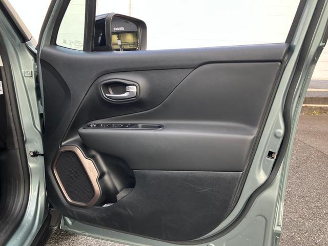 ジープ・レネゲード４ｘｅ アップランド　４ｘｅ　認定中古車保証　整備付　ＰＨＥＶモデル　特別仕様車　特別カラー　純正ナビゲーションシステム　ＡｐｐｌｅＣａｒｐｌａｙ　バックカメラ　アダプティブクルーズコントロール　ＥＴＣ２．０　充電ケーブル付（17枚目）