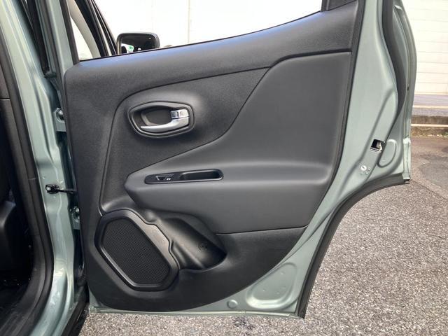 ジープ・レネゲード４ｘｅ アップランド　４ｘｅ　認定中古車保証　整備付　ＰＨＥＶモデル　特別仕様車　特別カラー　純正ナビゲーションシステム　ＡｐｐｌｅＣａｒｐｌａｙ　バックカメラ　アダプティブクルーズコントロール　ＥＴＣ２．０　充電ケーブル付（20枚目）