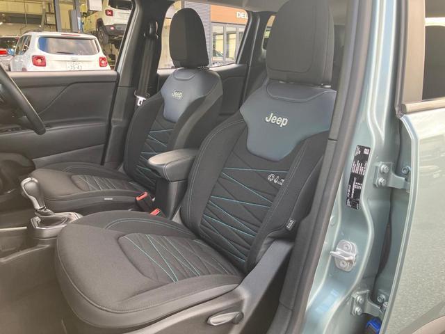 ジープ・レネゲード４ｘｅ アップランド　４ｘｅ　認定中古車保証　整備付　ＰＨＥＶモデル　特別仕様車　特別カラー　純正ナビゲーションシステム　ＡｐｐｌｅＣａｒｐｌａｙ　バックカメラ　アダプティブクルーズコントロール　ＥＴＣ２．０　充電ケーブル付（22枚目）