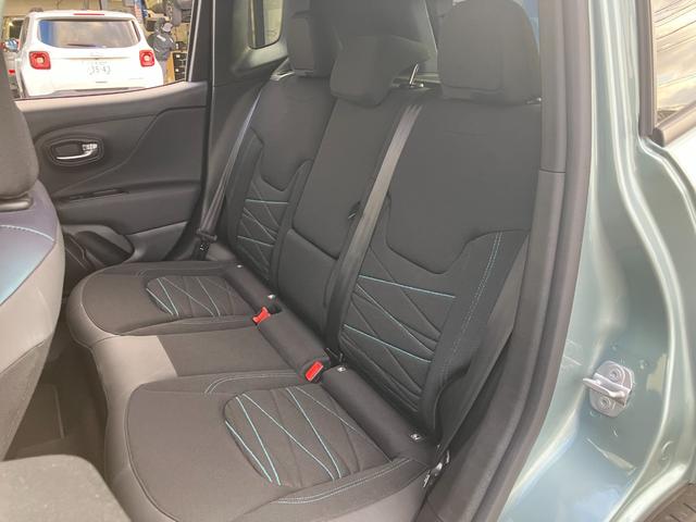 ジープ・レネゲード４ｘｅ アップランド　４ｘｅ　認定中古車保証　整備付　ＰＨＥＶモデル　特別仕様車　特別カラー　純正ナビゲーションシステム　ＡｐｐｌｅＣａｒｐｌａｙ　バックカメラ　アダプティブクルーズコントロール　ＥＴＣ２．０　充電ケーブル付（25枚目）