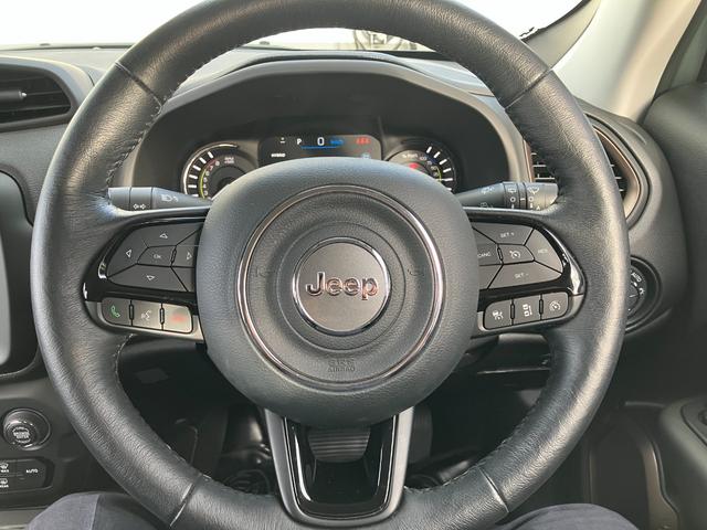 ジープ・レネゲード４ｘｅ アップランド　４ｘｅ　認定中古車保証　整備付　ＰＨＥＶモデル　特別仕様車　特別カラー　純正ナビゲーションシステム　ＡｐｐｌｅＣａｒｐｌａｙ　バックカメラ　アダプティブクルーズコントロール　ＥＴＣ２．０　充電ケーブル付（30枚目）