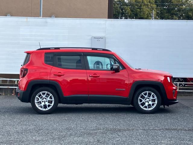 ジープ・レネゲード リミテッド　認定中古車保証　整備付　純正ナビゲーションシステム　ＡｐｐｌｅＣａｒｐｌａｙ　レザーシート　シートヒーター　ステアリングヒーター　アダプティブクルーズコントロール　Ｂカメ　ＥＴＣ２．０　ＬＥＤヘッド（7枚目）