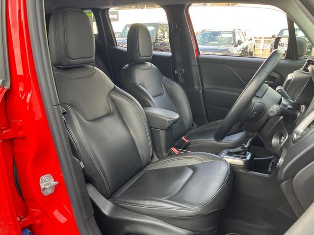 ジープ・レネゲード リミテッド　認定中古車保証　整備付　純正ナビゲーションシステム　ＡｐｐｌｅＣａｒｐｌａｙ　レザーシート　シートヒーター　ステアリングヒーター　アダプティブクルーズコントロール　Ｂカメ　ＥＴＣ２．０　ＬＥＤヘッド（16枚目）