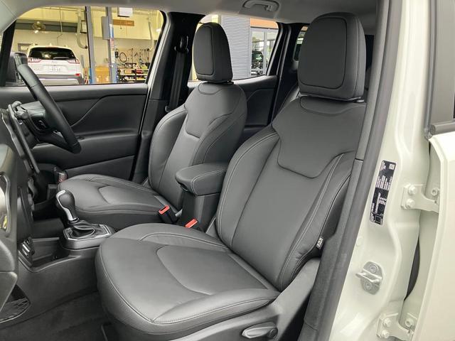 ジープ・レネゲード アルティテュード　ｅ－ハイブリッド　新車保証継承　整備付　純正ナビゲーションシステム　ＡｐｐｌＣａｒｐｌａｙ　レザシート　シートヒーター　ステアリングヒーター　アダプティブクルーズコントロール　バックカメラ　ＥＴＣ　ＬＥＤヘッドライト（22枚目）