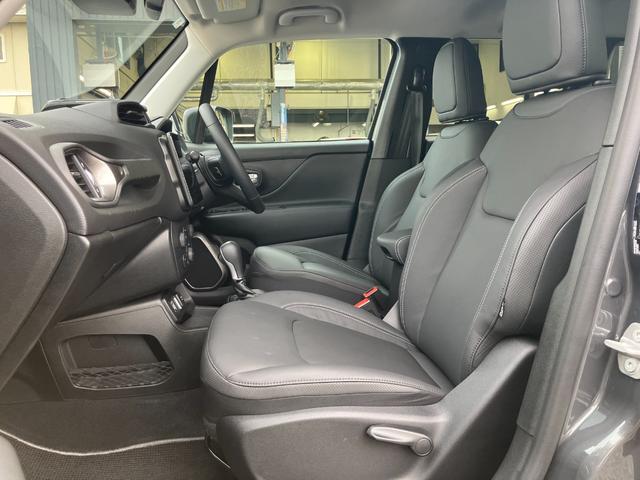 ジープ・レネゲード アルティテュード　ｅ－ハイブリッド　新車保証継承　純正ナビ　ブラインドスポットモニター　アダプティブクルーズコントロール　ＥＴＣ２．０　パワーシート　ＬＥＤヘッドライト　シートヒーター　オートエアコン　Ｂｌｕｅｔｏｏｔｈ（22枚目）