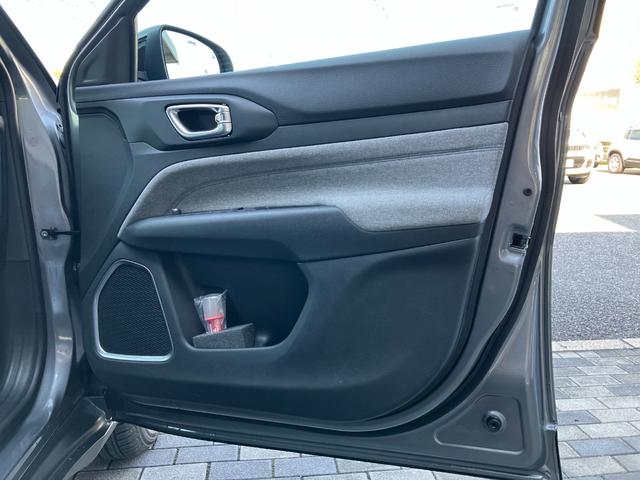 ジープ・コンパス ロンジチュード　新車保証継承　整備付　純正ナビゲーションシステム　バックカメラ　アダプティブクルーズコントロール　ＡｐｐｌｅＣａｒｐｌａｙ　レーンキープアシスト　ＬＥＤヘッドライト（17枚目）