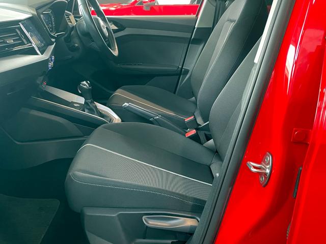 Ａ１スポーツバック ３５ＴＦＳＩ　アドバンスド　デビューパッケージ／ブラックルーフ／アダプティブクルーズコントロール／レーンキープアシスト／ブルートゥース／ハンズフリー／シートヒーター／バーチャルコクピット／スマートキー（35枚目）