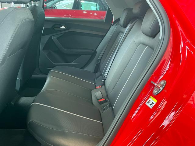 Ａ１スポーツバック ３５ＴＦＳＩ　アドバンスド　デビューパッケージ／ブラックルーフ／アダプティブクルーズコントロール／レーンキープアシスト／ブルートゥース／ハンズフリー／シートヒーター／バーチャルコクピット／スマートキー（38枚目）