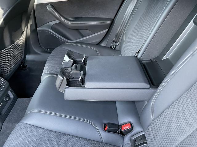 Ａ５スポーツバック ３５ＴＤＩ　Ｓライン　ワンオーナー　Ａｕｄｉｓｐｏｒｔ１９インチホイール　ブラックスタイリングパッケージサラウンドビューカメラ　追尾式クルーズコントロール（12枚目）