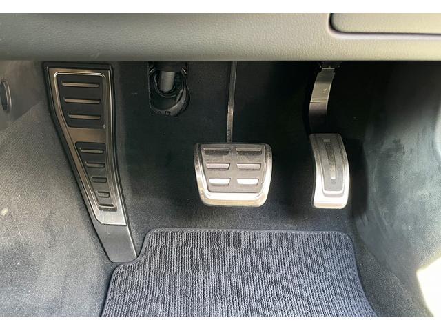 A4アバント 40TDIクワトロ Sライン 限定車ブラックスタイルプラス/19インチアルミホイール/レッドブレーキキャリパー/ブラックスタイリングパッケージ/ダンピングコントロールサスペンション(12枚目)