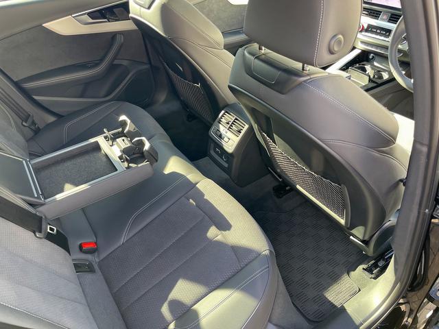 A4アバント 40TDIクワトロ Sライン 限定車ブラックスタイルプラス/19インチアルミホイール/レッドブレーキキャリパー/ブラックスタイリングパッケージ/ダンピングコントロールサスペンション(13枚目)