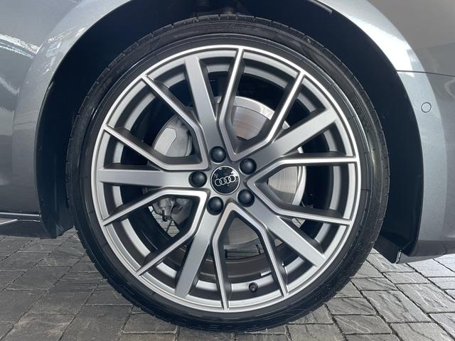 Ａ４ ４０ＴＤＩクワトロ　Ｓライン　元デモカー　ブラックスタイリングパッケージ　Ａｕｄｉｓｐｏｒｔ１９インチホイール　マトリクスＬＥＤヘッドライト　アダプティブクルーズコントロール（7枚目）