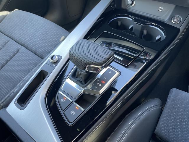 Ａ４ ４０ＴＤＩクワトロ　Ｓライン　元デモカー　ブラックスタイリングパッケージ　Ａｕｄｉｓｐｏｒｔ１９インチホイール　マトリクスＬＥＤヘッドライト　アダプティブクルーズコントロール（10枚目）