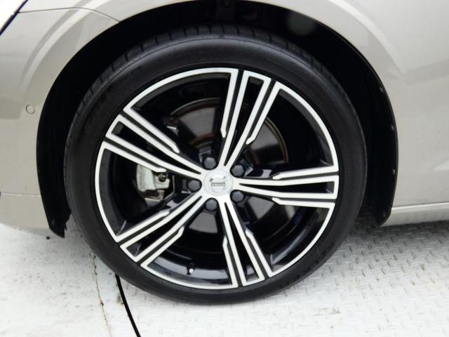 Ｖ６０ 　Ｔ５　Ｉｎｓｃｒｉｐｔｉｏｎ　パノラマ・ガラスルーフ　ｈａｒｍａｎ／ｋａｒｄｏｎ　１９インチＡＷ　前後シートヒーター　フロントシートマッサージ　４ゾーンＡＣ　ヘッドアップ・ディスプレイ　ワンオーナー（4枚目）