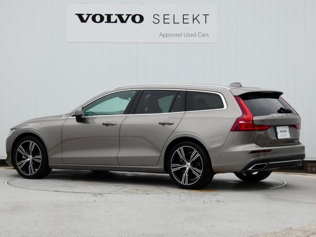 Ｖ６０ 　Ｔ５　Ｉｎｓｃｒｉｐｔｉｏｎ　パノラマ・ガラスルーフ　ｈａｒｍａｎ／ｋａｒｄｏｎ　１９インチＡＷ　前後シートヒーター　フロントシートマッサージ　４ゾーンＡＣ　ヘッドアップ・ディスプレイ　ワンオーナー（8枚目）