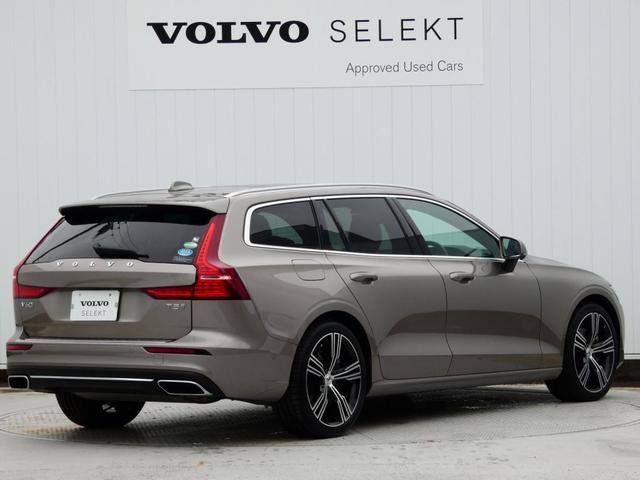 Ｖ６０ 　Ｔ５　Ｉｎｓｃｒｉｐｔｉｏｎ　パノラマ・ガラスルーフ　ｈａｒｍａｎ／ｋａｒｄｏｎ　１９インチＡＷ　前後シートヒーター　フロントシートマッサージ　４ゾーンＡＣ　ヘッドアップ・ディスプレイ　ワンオーナー（10枚目）