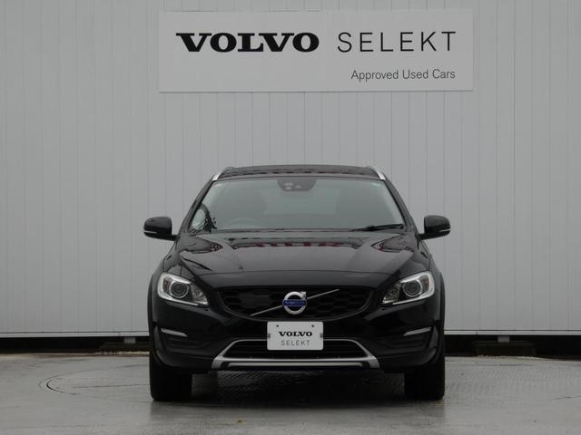 Ｖ６０ 　Ｄ４　Ｃｌａｓｓｉｃ　パノラマ・ガラスルーフ　本革シートフロント・シートヒーター　パドルシフト　キーレスエントリー　ＨＤＤナビ　１８ＡＷ（6枚目）