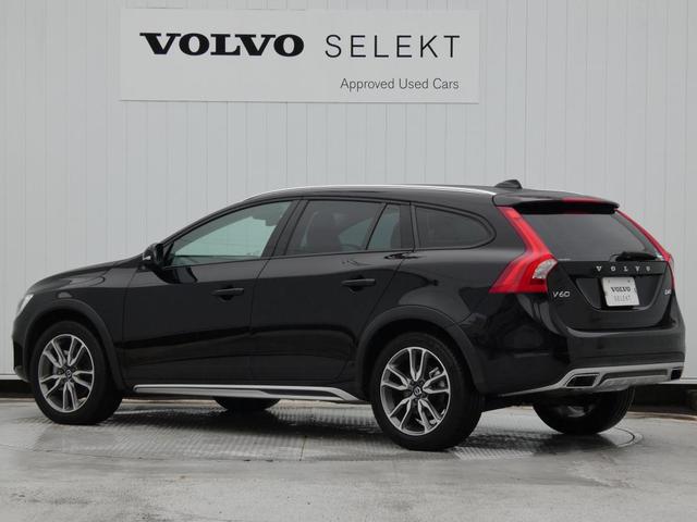 Ｖ６０ 　Ｄ４　Ｃｌａｓｓｉｃ　パノラマ・ガラスルーフ　本革シートフロント・シートヒーター　パドルシフト　キーレスエントリー　ＨＤＤナビ　１８ＡＷ（9枚目）