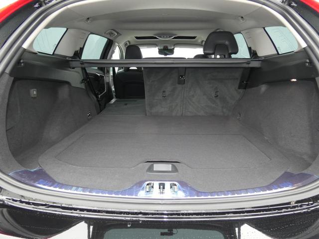 Ｖ６０ 　Ｄ４　Ｃｌａｓｓｉｃ　パノラマ・ガラスルーフ　本革シートフロント・シートヒーター　パドルシフト　キーレスエントリー　ＨＤＤナビ　１８ＡＷ（30枚目）