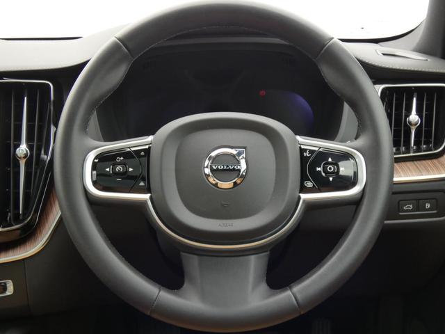 ＸＣ６０ 　Ｒｅｃｈａｒｇｅ　Ｕｌｔｉｍａｔｅ　Ｔ６　ＡＷＤ　ＰＨＥＶ　パノラマガラスルーフ　２１インチＡＷ　Ｂ＆Ｗ　ヘッドアップディスプレイ　３６０度ビューカメラ　エアサス　　フロントシートマッサージ（29枚目）