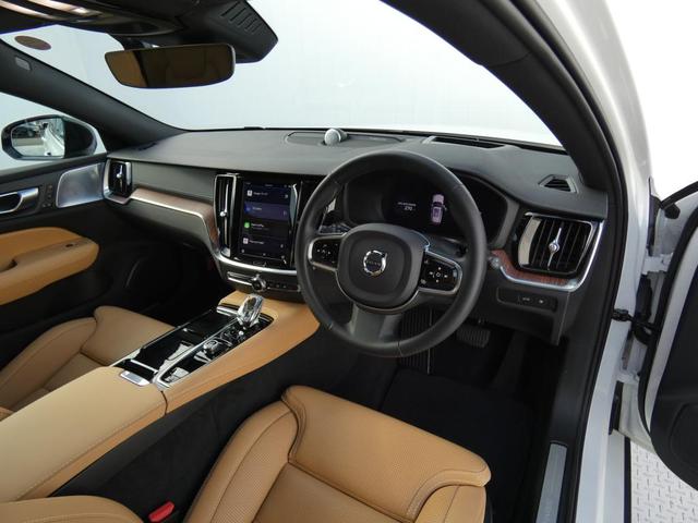 Ｖ６０ 　Ｒｅｃｈａｒｇｅ　Ｕｌｔｉｍａｔｅ　Ｔ６　ＡＷＤ　ｐｌｕｇ－ｉｎ　ｈｙｂｒｉｄ　パノラマ・ガラスルーフ　Ｂ＆Ｗ　ヘッドアップ・ディスプレイ　前後シートヒーター　フロントシートリラクゼーション　デモカー（14枚目）