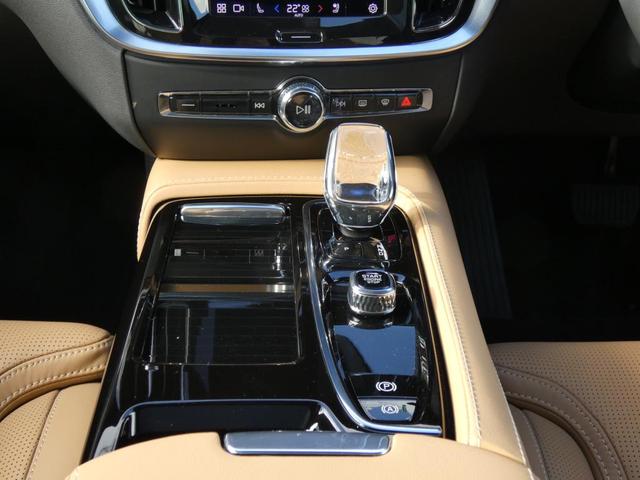 Ｖ６０ 　Ｒｅｃｈａｒｇｅ　Ｕｌｔｉｍａｔｅ　Ｔ６　ＡＷＤ　ｐｌｕｇ－ｉｎ　ｈｙｂｒｉｄ　パノラマ・ガラスルーフ　Ｂ＆Ｗ　ヘッドアップ・ディスプレイ　前後シートヒーター　フロントシートリラクゼーション　デモカー（26枚目）