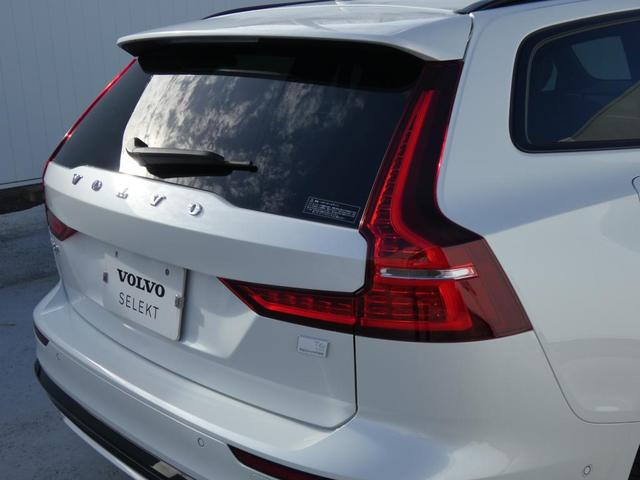 Ｖ６０ 　Ｒｅｃｈａｒｇｅ　Ｕｌｔｉｍａｔｅ　Ｔ６　ＡＷＤ　ｐｌｕｇ－ｉｎ　ｈｙｂｒｉｄ　パノラマ・ガラスルーフ　Ｂ＆Ｗ　ヘッドアップ・ディスプレイ　前後シートヒーター　フロントシートリラクゼーション　デモカー（40枚目）