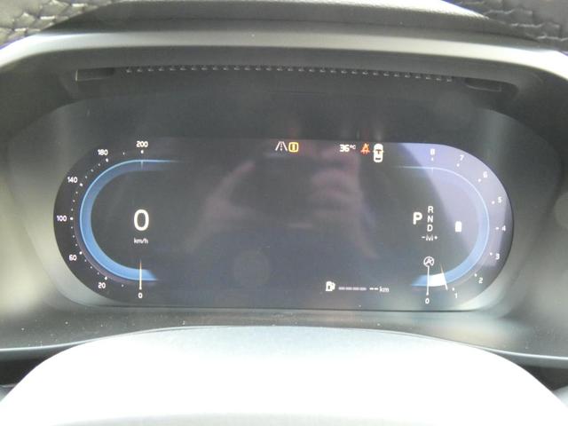 XC40  Ultra B4 AWD Dark Edition パノラマ・ガラスルーフ harman/kardon 19インチアルミ 360度ビューカメラ フロントシートヒーター Googleナビ(17枚目)