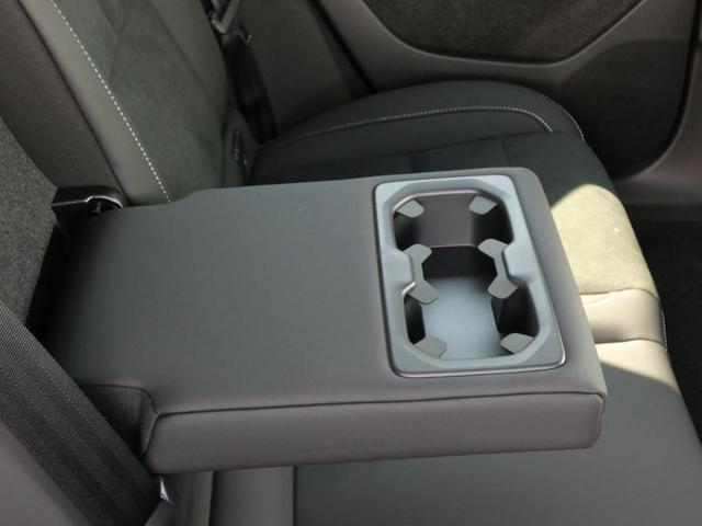 XC40  Ultra B4 AWD Dark Edition パノラマ・ガラスルーフ harman/kardon 19インチアルミ 360度ビューカメラ フロントシートヒーター Googleナビ(34枚目)