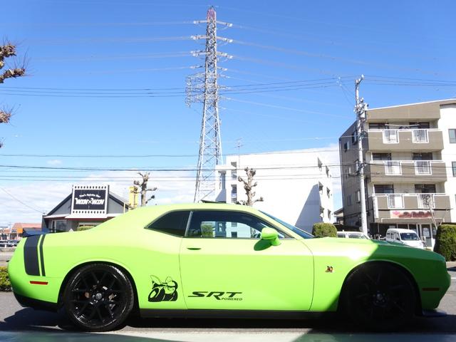 ダッジ・チャレンジャー Ｒ／Ｔ　スキャットパック　サンルーフ　ＭＯＰＡＲ２０インチＡＷ　リヤスポイラーウィッカービル　ローダウン　ビルシュタインショックアブソーバー　パドルシフト　エンジンスターター　ブレンボブレーキ　ＥＴＣ（29枚目）